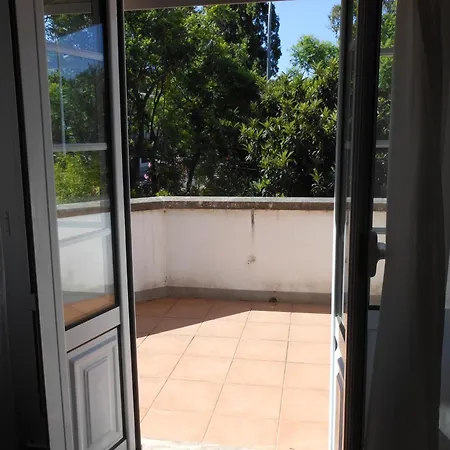 Ideal House For Lisbon & Cascais בית נופש אוייראס